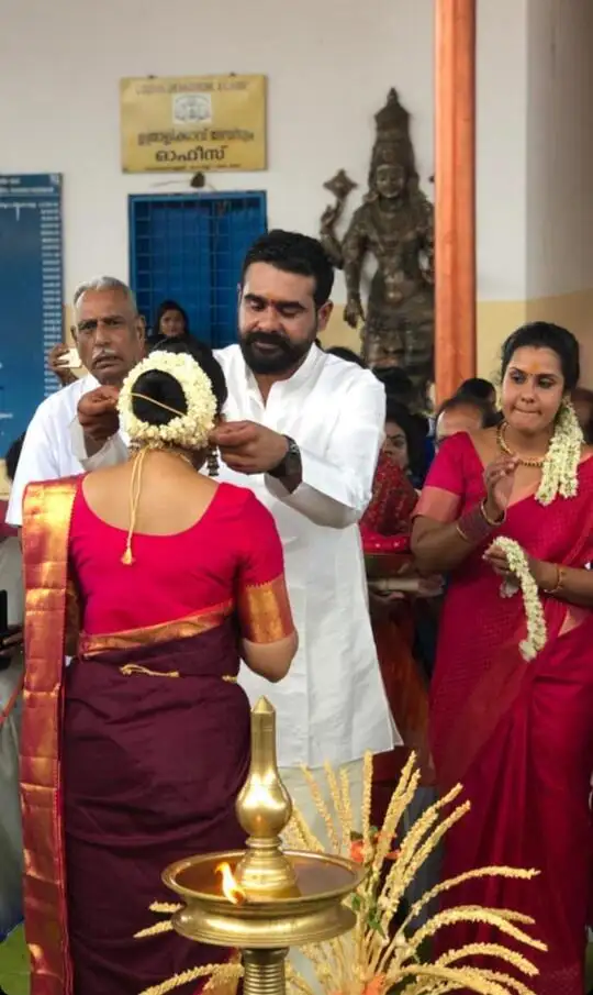 Sidharth Bharathan Marriage Sidharth Bharathan Sujina Sreedharan Wedding Images Samayam Malayalam Photogallery sidharth bharathan sujina sreedharan