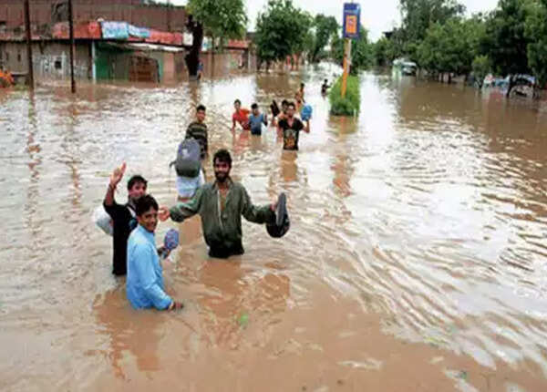à¤ªà¤¾à¤¨à¥€-à¤ªà¤¾à¤¨à¥€ à¤®à¤§à¥ à¤¯ à¤ªà¥ à¤°à¤¦à¥‡à¤¶, à¤…à¤­à¥€ à¤œà¤¾à¤°à¥€ à¤°à¤¹à¥‡à¤—à¤¾ à¤¬à¤¾à¤°à¤¿à¤¶ à¤•à¤¾ à¤•à¤¹à¤°