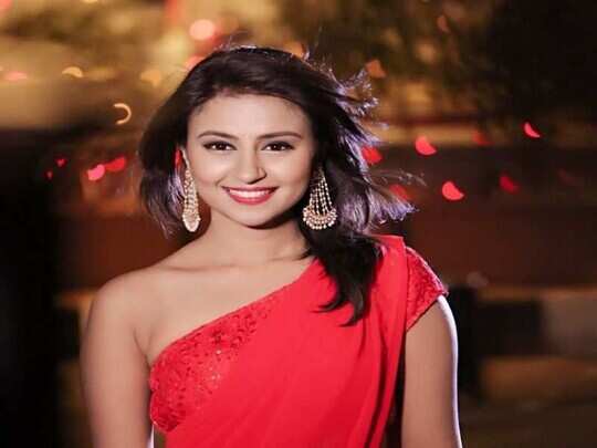 Jayashree Ramaiah: ನಟಿ ಜಯಶ್ರೀಯನ್ನು ನಡುರಾತ್ರಿಯಲ್ಲಿ ಬೀದಿಗೆ ತಳ್ಳಿದ ಸೋದರ ಮಾವ - bigg boss kannada fame jayashree ramaiah harassed by own father-in-law | Vijaya Karnataka