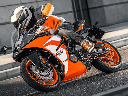 KTM 125 Duke और RC 125 बाइक 
