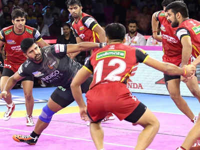 प्रो कबड्डी लीग: यू मुंबा को हराकर बेंगलुरु बुल्स नंबर 4 पर, जयपुर को टाइटंस ने दी मात