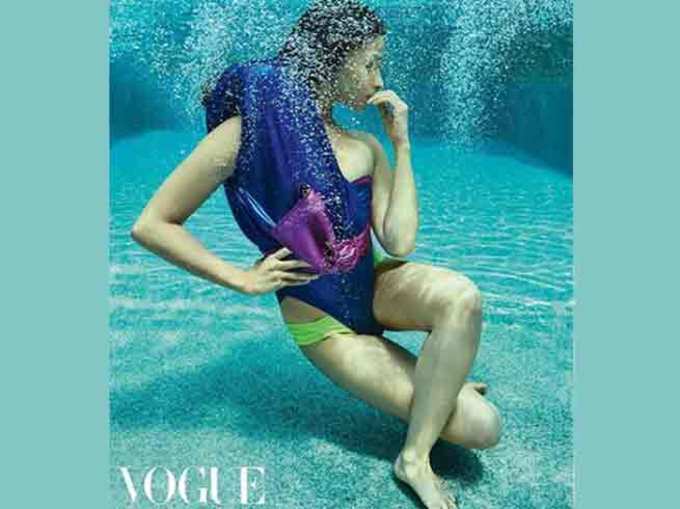 alia-bhatt-latest-photoshoot-in-swimming-pool