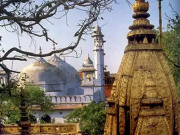 वाराणसी में काशी विश्वनाथ मंदिर और ज्ञानवापी मस्जिद वाराणसी में काशी विश्वनाथ मंदिर और ज्ञानवापी मस्जिद