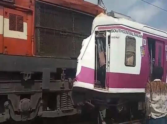 हैदराबाद: काचीगुड़ा रेलवे स्टेशन पर दो ट्रेनों की टक्कर, 13 घायल, ड्राइवर केबिन में फंसा 