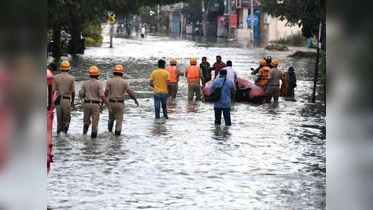 बेंगळुरू तलाव फुटला