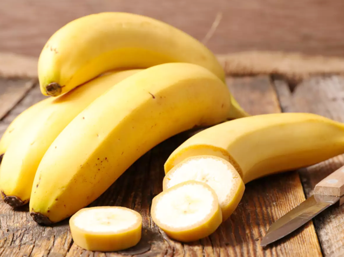 Banana and Diabetes: गलत नहीं है डायबीटीज में केला खाना, , अपनाएं यह तरीका - should we eat bananas in diabetes - Navbharat Times