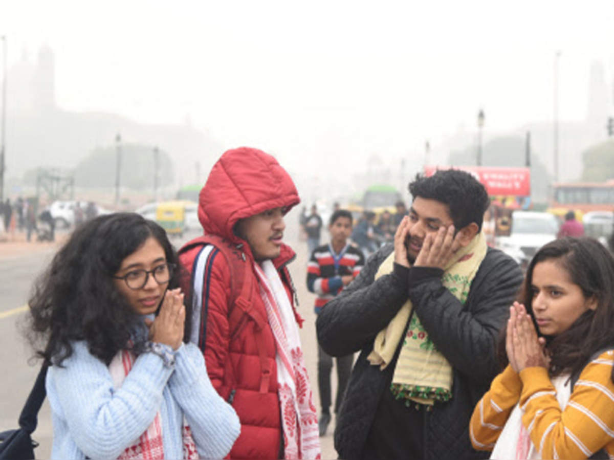 Delhi Temperature Today: दिल्ली का तापमान और मौसम: दिल्ली की सर्दी ने तोड़ा  पिछले 22 सालों का रेकॉर्ड, 12 डिग्री पहुंचा तापमान