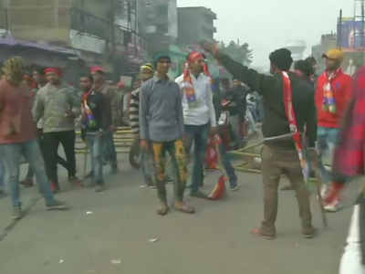 प्रदर्शनकारियों ने पटना में तोड़फोड़ की