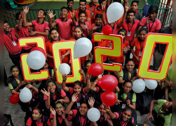  Students also celebrated New Year celebration "title =" Students also celebrated New Year celebration "width =" 600 "height =" 430 "/> <p> Students in Ahmedabad Celebrating the New Year grandly. Children appeared happily swinging balloons in their hands. </p> </p></div> </li> <li> <div class=