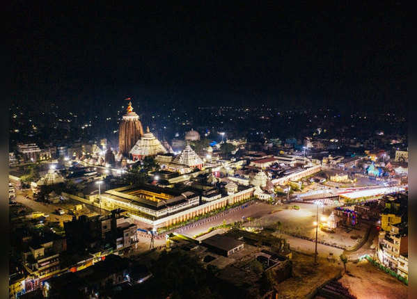  Jagannath temple decorated for new year "title =" Jagannath temple decorated for new year "width =" 600 "height =" 430 "/ > <p> The Jagannath temple in Odisha has been grandly decorated on a special occasion of the New Year. The devotees also captured pictures of the temple's special decoration on their cameras. </p> </p></div> </li> <li> <div class=