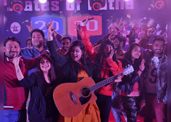  New Year and colors of happiness scattered in Patna "title =" New Year and colors of happiness scattered in Patna "width =" 600 "height =" 430 "/> <p> In different parts of Bihar, people celebrated the new year in a special way. Somewhere the youth shouted and at some places said goodbye to 2019 and welcomed 2020. </p> </p></div> </li> <li> <div class=