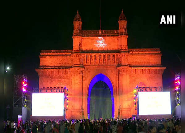  New Year from Mumbai's Gateway of India "title =" Mumbai New Year "width =" 600 "height =" 430 "/> <p> Gateway of India from Mumbai Gateway of India. Maharashtra Chief Minister Uddhav Thackeray greeted people for the new year through video conferencing. Everyone came on the tongue at 12 o'clock … Happy New Year. </p> </p></div> </li> <li> <div class=