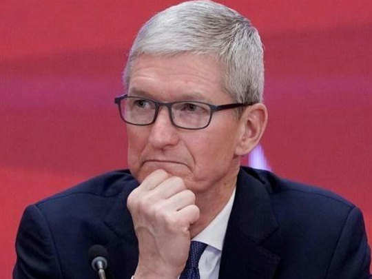 Apple CEO Tim Cook: ऐपल की बिक्री घटने से कम हुई टिम कुक की सैलरी, करीब 29  करोड़ रुपये घटी - apple ceo tim cook salary down after dip in apple  performance |