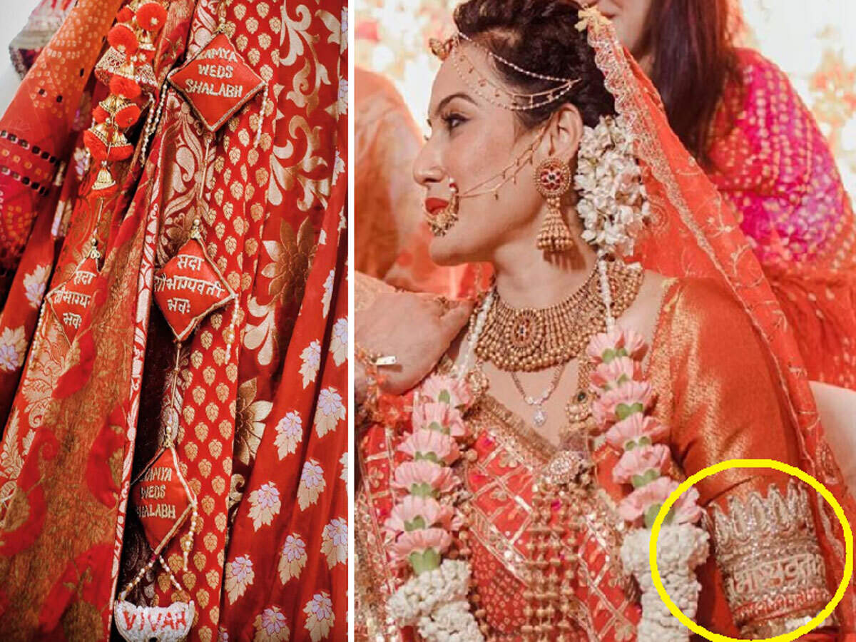 Kamya Punjabi Ka Shadi Ka Joda क म य प ज ब क लह ग पर पत क न म क स थ ह ल ख थ य शब द Kamya Punjabi Wedding Dress Had Names Of Her Husband