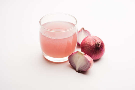 benefits of eating raw onions: కాన్సర్‌కి చెక్ పెట్టాలంటే ఇది తినాల్సిందే..  - impressive and effective health benefits of oinions | Samayam Telugu