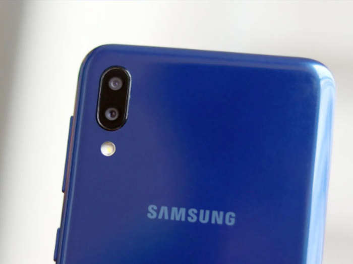 Samsung Galaxy M01 Price And Specification स मस ग ग ल क स एम01 क ड ट ल ल क कम क मत म आएग ध स फ न Navbharat Times