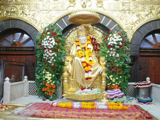 Shirdi Saibaba Trust: कोरोना से लड़ाईः सीएम रिलीफ फंड में शिरडी साईंबाबा मंदिर ने दिए 51 करोड़ - covid 19 pandemic shirdi saibaba trust donated 51 crore to cm relief fund | Navbharat Times