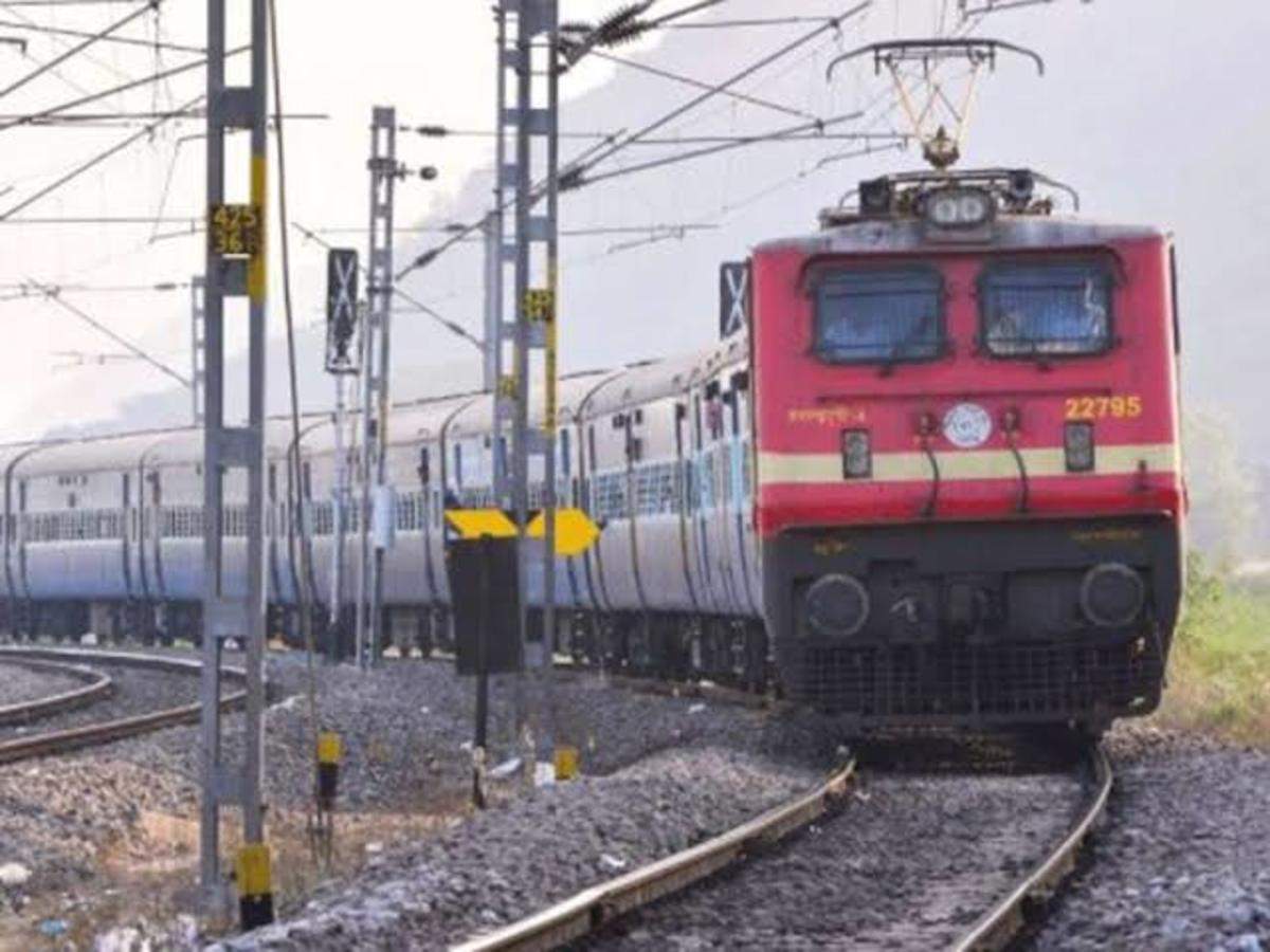Indian Railway: 15 अप्रैल से देशभर में यात्री ट्रेनों के परिचालन की खबरों  का रेलवे ने किया खंडन - indian railway likely to function from 15 april  after 21 days coronavirus lockdown ...