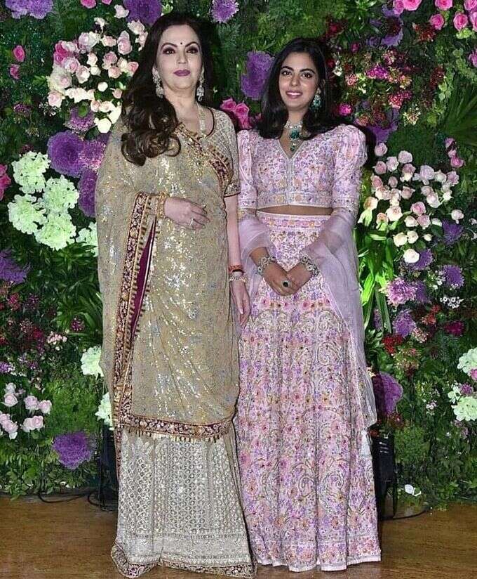 mukesh ambani daughter lehenga
