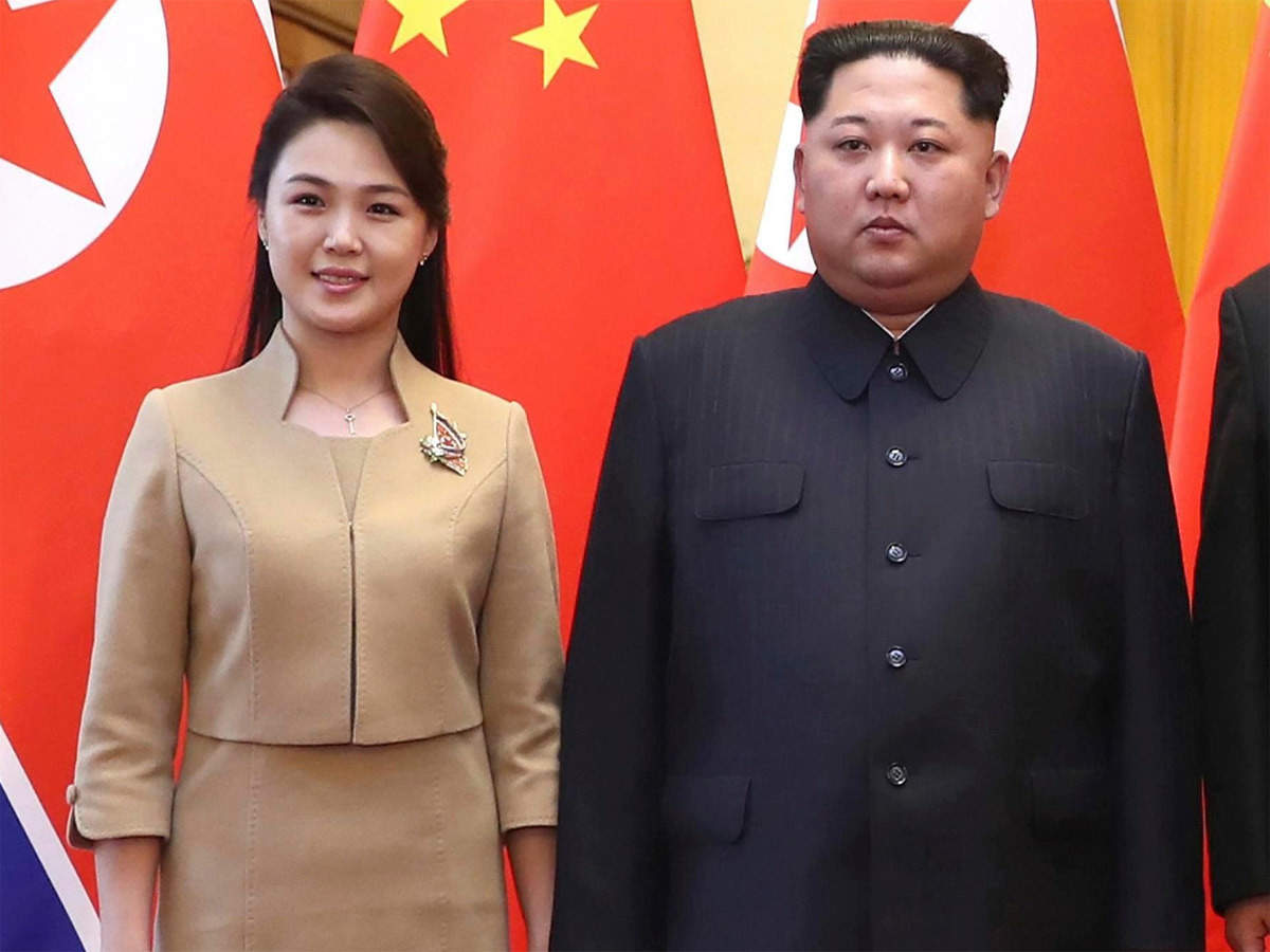 Kim Jong Un Wife Ri Sol Ju Rules क म ज ग उन क पत न क ल ए श द श द ज दग नह आस न फ ल करन पड त ह य न यम Navbharat Times