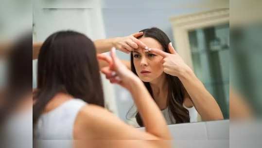 Pimples On Forehead : या कारणांमुळे कपाळावर वारंवार येतात मुरुम, करा हे रामबाण उपाय