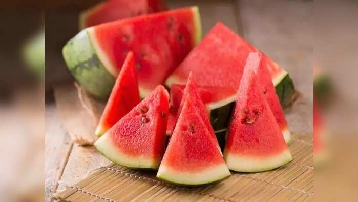 Health Benefits Of Watermelon : कलिंगडाच्या सेवनामुळे तुमचं वजन होईल कमी