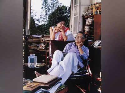 Satyajit Ray Birthday: करीबी रिश्तेदार से गुपचुप की थी शादी, पूरी फिल्मी है लव स्टोरी 