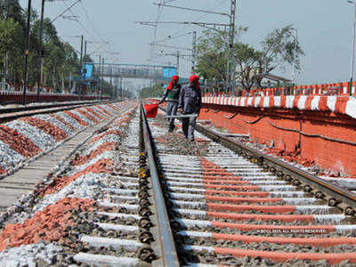 rail track maintenance: लॉकडाउन में रेलवे ने वो ...