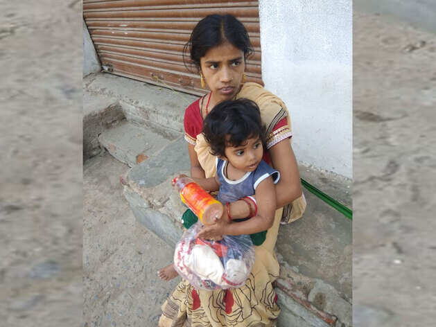 पत्नी को कोरोना संक्रमित बताकर घर से निकाला।
