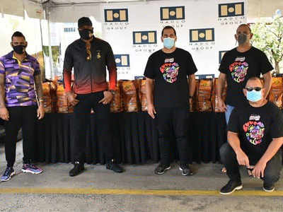 शाहरुख खान की क्रिकेट टीम टीकेआर ने त्रिनिदाद एवं टोबैगो में बांटे फूड हैम्पर 