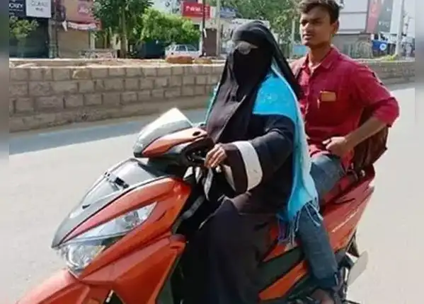 3- 1400 किलोमीटर चलाई स्कूटी, वापस लाई बेटा