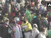 यूपी में प्रवासी मजदूरों की पैदल एंट्री बैन, दिल्ली से सटे बॉर्डर पर भारी भीड़ 