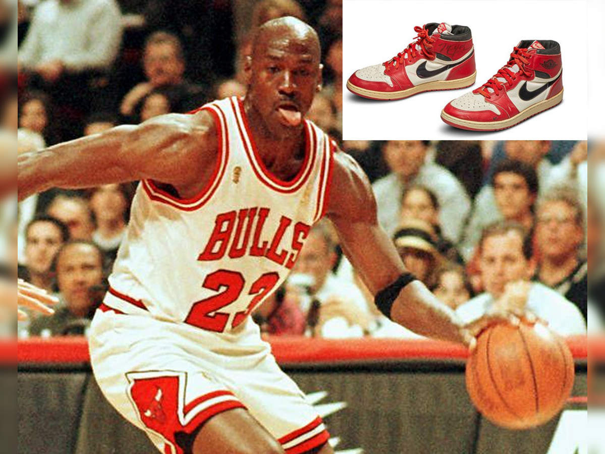 Michael Jordan र क र ड 4 कर ड स ज य द म ब क द ग गज म इकल ज र डन क ज त Usa Legend Basketball Player Michael Jordan Shoes Smash World Record In Auction Navbharat Times