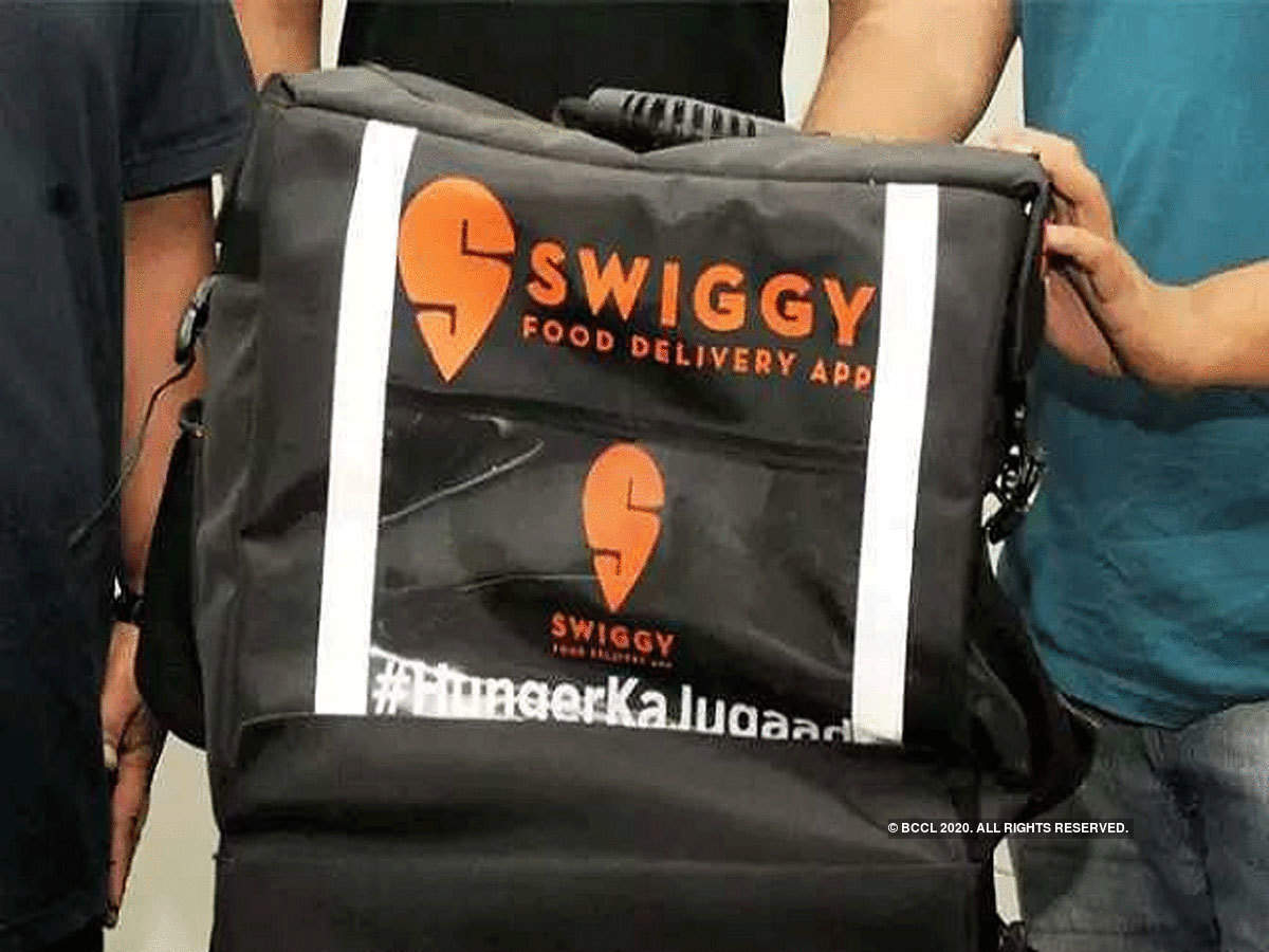 Swiggy layoff: Swiggy layoff: नौकरियों पर टूट रहा कोरोना का कहर, स्विगी 1100 कर्मचारियों की करेगी छंटनी - online food delivery company swiggy will lay off its 1100 employees | Navbharat Times