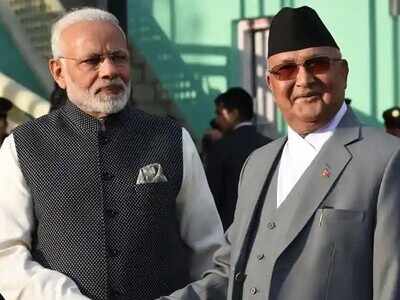 नेपाल पीएम केपी शर्मा ओली के साथ पीएम मोदी नेपाल पीएम केपी शर्मा ओली के साथ पीएम मोदी