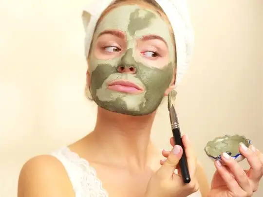 multani mitti on face overnight, Skin Care: मुल्तानी मिट्टी में मिलाकर  लगाएं ये खास चीज, चेहरा तुरंत ही हो जाएगा गोरा - summer skin care skin  whitening face pack with multani mitti -