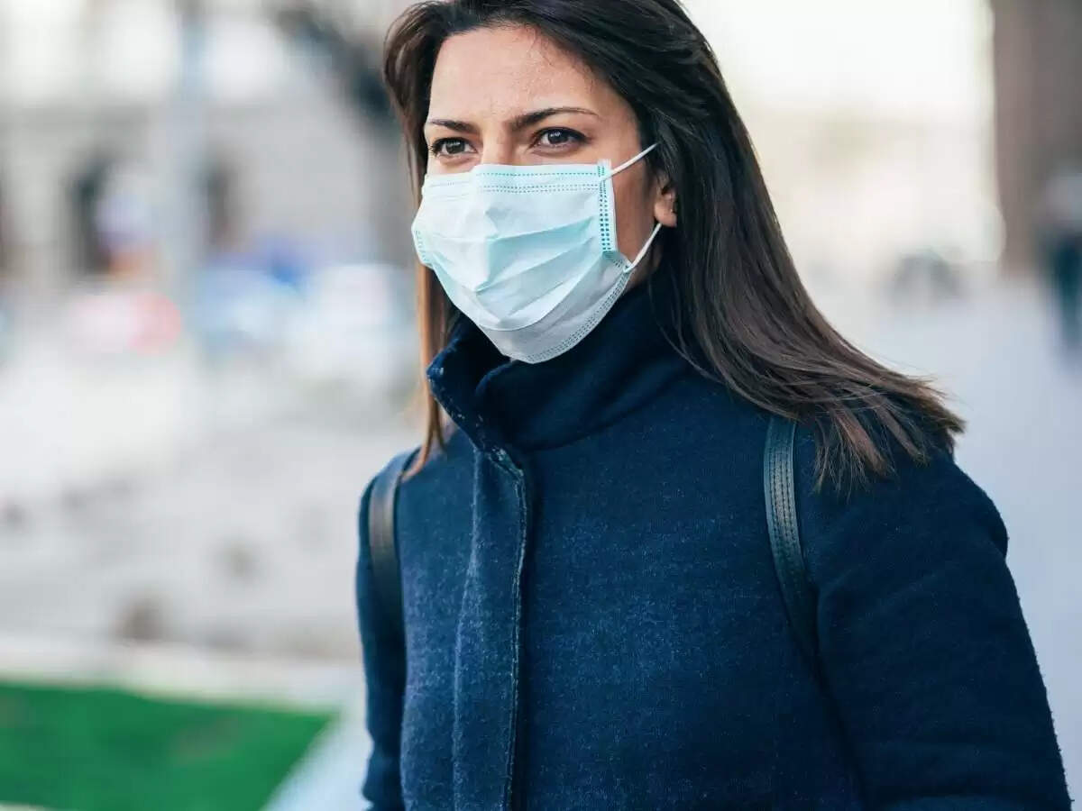Coronavirus Mask घर म म स क पहनन पर व र म क र न व यरस फ लन स र कन म ह मददग र स टड Wearing Masks At Home Helpful In Preventing Coronavirus From Spreading Inside Homes