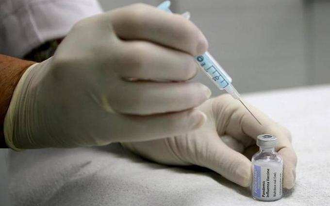 चीन इसी साल वैक्‍सीन तैयार करने में जुटा