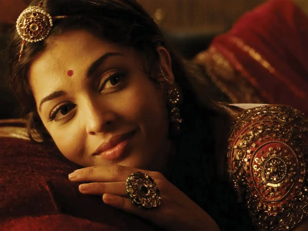 Aishwarya Rai: movie jodha akbar aishwarya rai jewellery was prepared with  200 kg gold in two years - 'जोधा अकबर' का एक भी गहना नहीं था नकली, ऐश्वर्या  राय के लिए 200