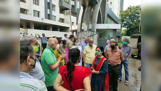 कोथरूडमध्ये दारूच्या नशेत तरुणांचा राडा; माजी आमदार मेधा कुलकर्णी जखमी