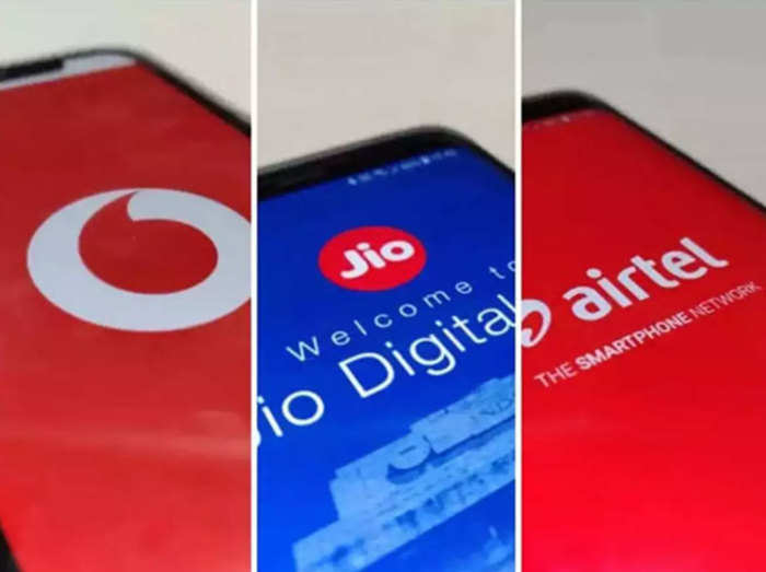 Jio vs Airtel vs Vodafone: साल भर की वैलिडिटी वाले बेस्ट प्लान, ढेरों फ्री बेनिफिट्स