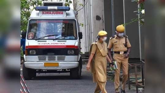 रुग्णालयांनी उपचार नाकारले; गर्भवतीचा रुग्णवाहिकेत तडफडून मृत्यू