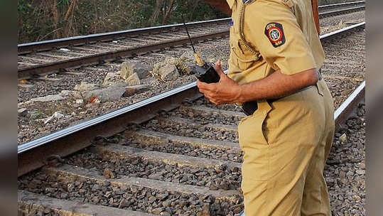 रुग्णालयातून पळालेल्या करोनाबाधिताचा ट्रेनच्या धडकेत मृत्यू