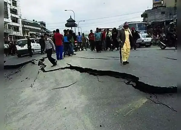 भूकंप के दौरान ऐसा बिल्कुल ना करें