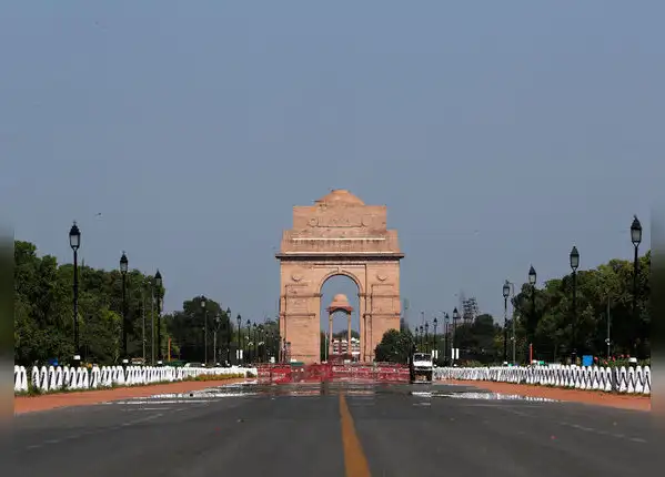 हेलमेट कर सकता है आपकी मदद