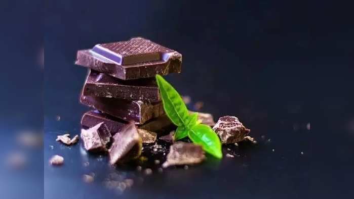 Health Benefits of Dark Chocolate : दुधासोबत खा डार्क चॉकलेट्स होतील ‘हे’ फायदे!