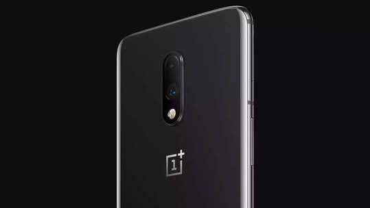 OnePlus 8 Pro खरेदीसाठी झुंबड, सेकंदात विकले फोन