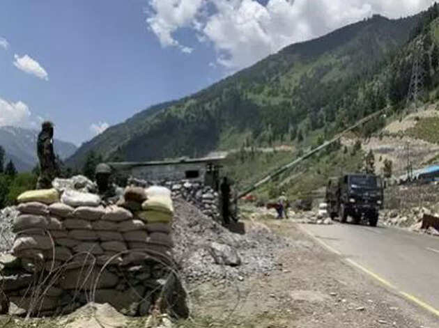 लद्दाख में चल रहा चीन से तनाव लद्दाख में चल रहा चीन से तनाव
