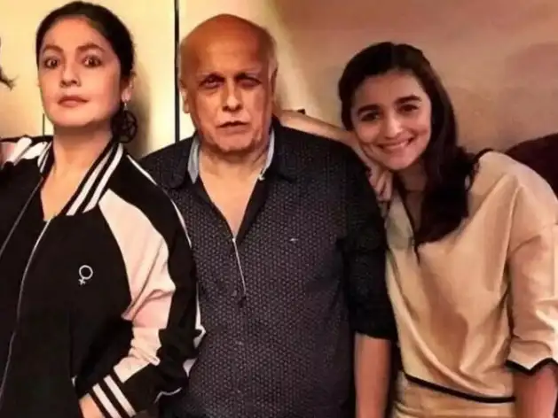 Mukesh Bhatt with Alia and pooja bhatt