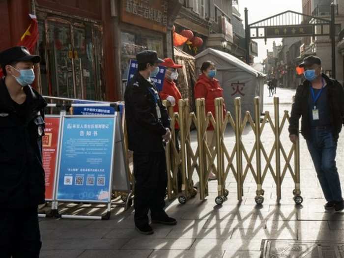 कोरोना वायरस संक्रमण को छिपा रहा चीन, पांच लाख लोग घरों में कैद - china  hiding coronavirus second wave infection in beijing, million people  imprisoned in homes | Navbharat Times